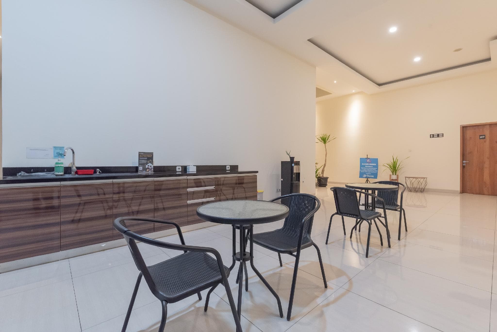 Urbanview Darmo Residence Bandung photo 3