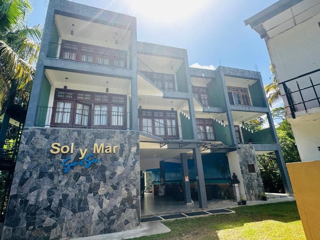 Sol Y Mar - Unawatuna