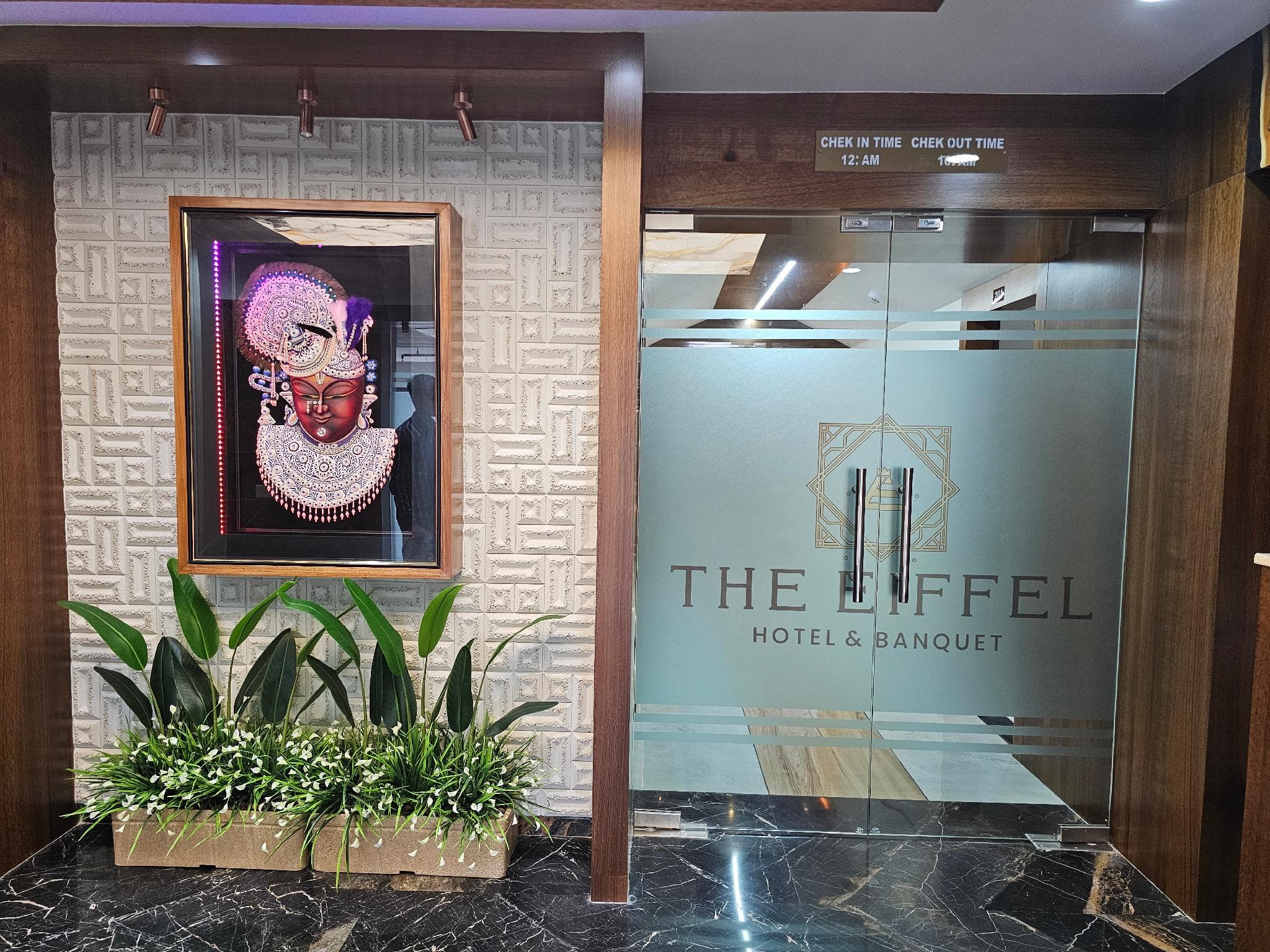 THE EIFFEL HOTEL & BANQUET photo 5