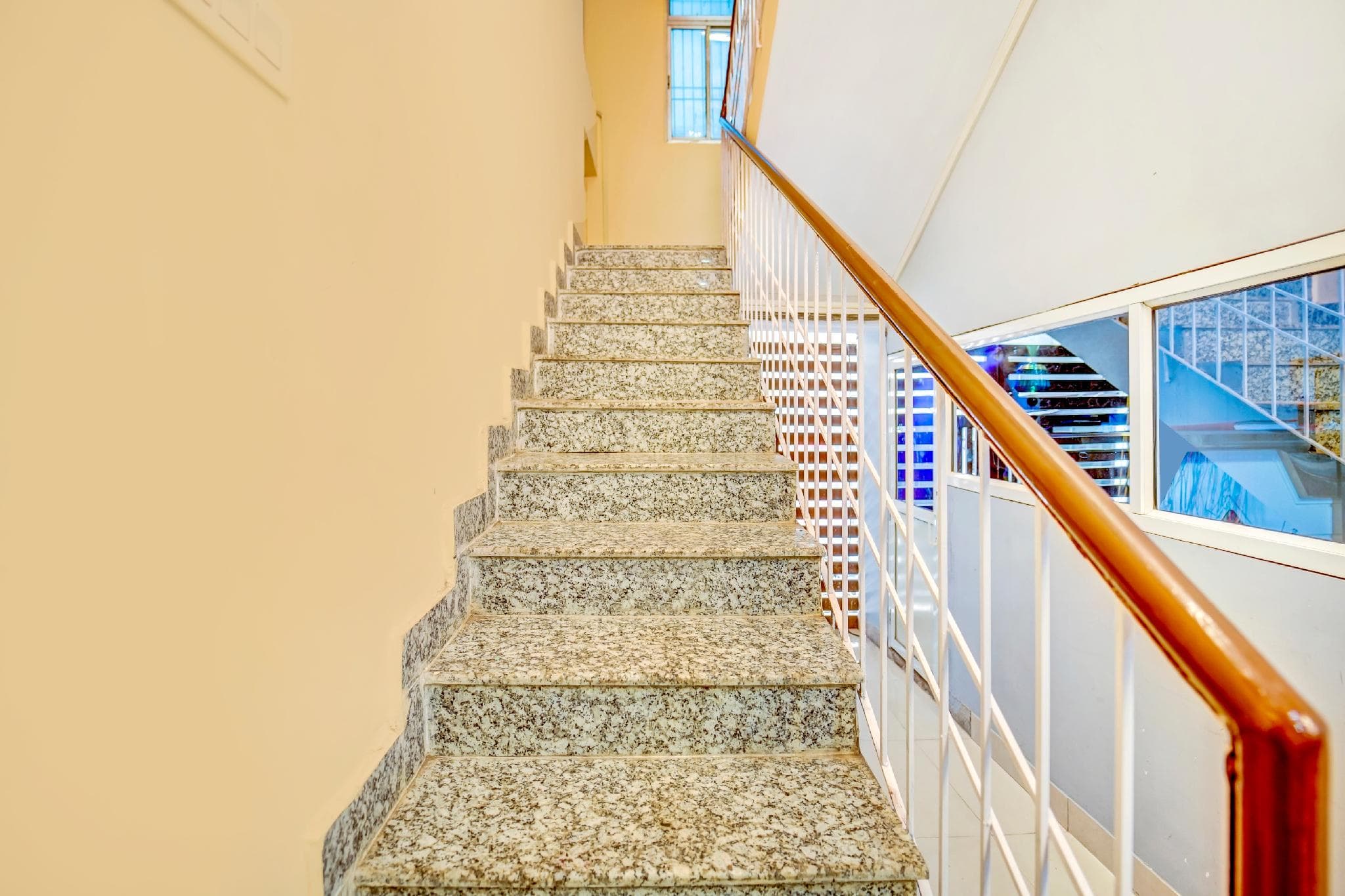 Super Townhouse Anisabad Near Mahavir Sansthan photo 5