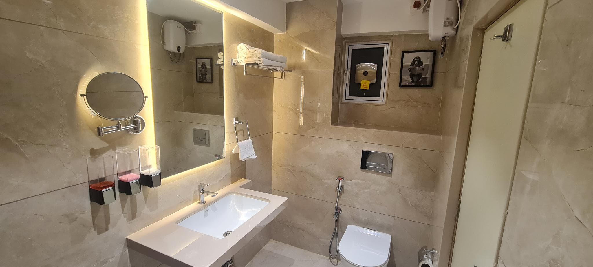 The Grand Murli Hotel, City Light Road, Surat photo 2