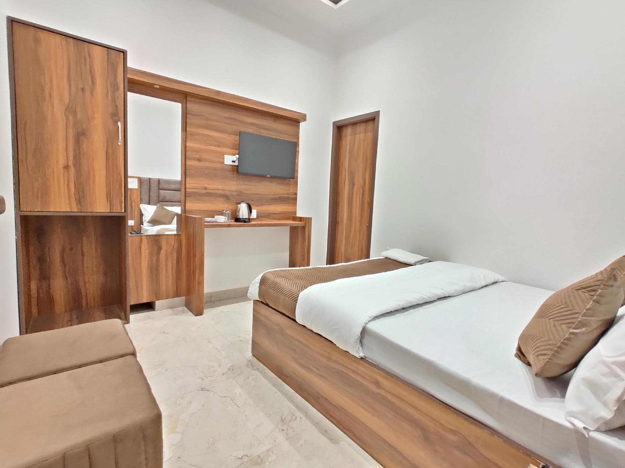 Hotel R S Inn photo 2