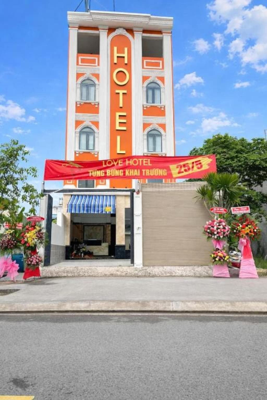 Love Hotel Hóc Môn