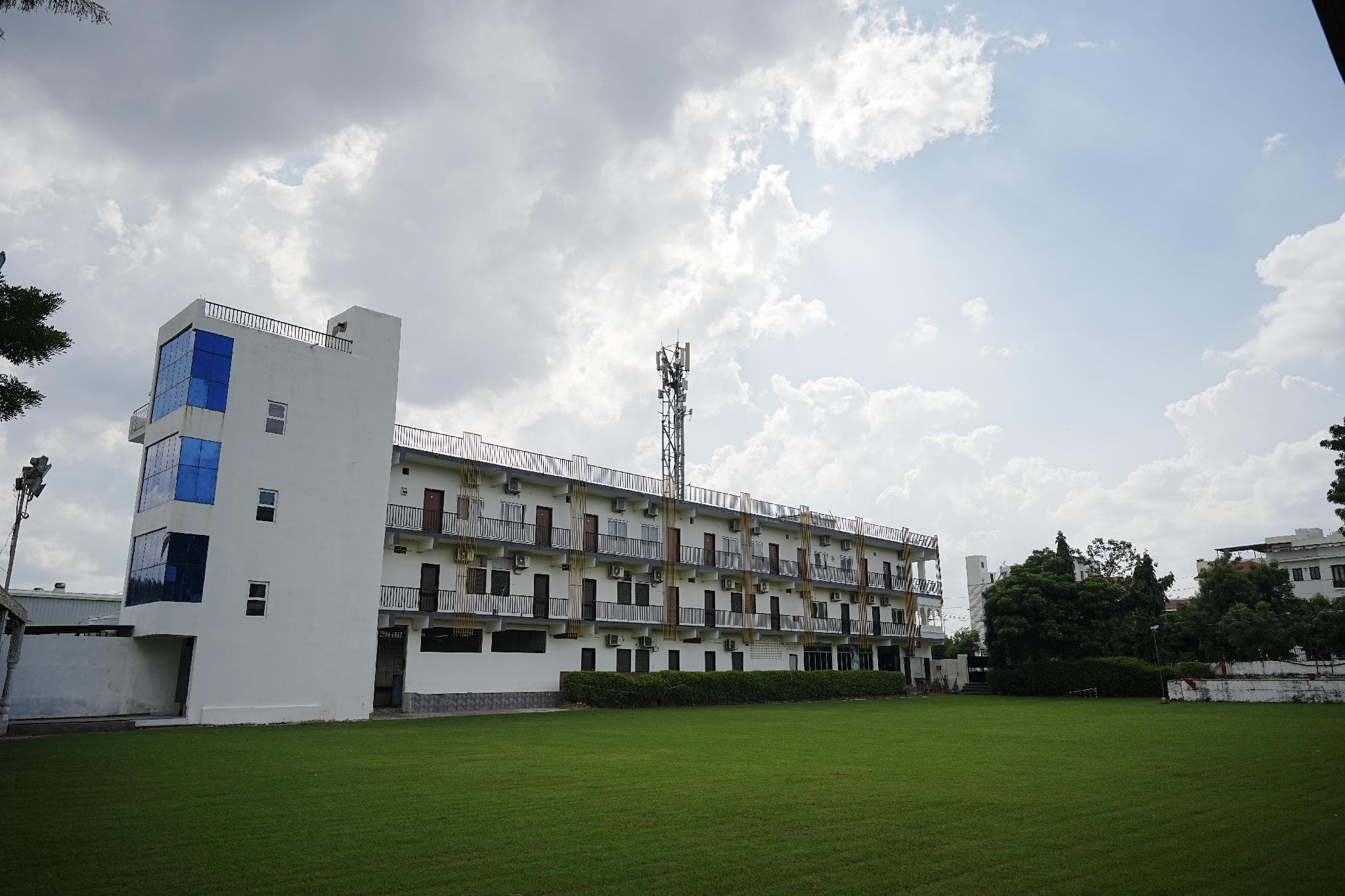 Hotel Parmanand Garden photo 5