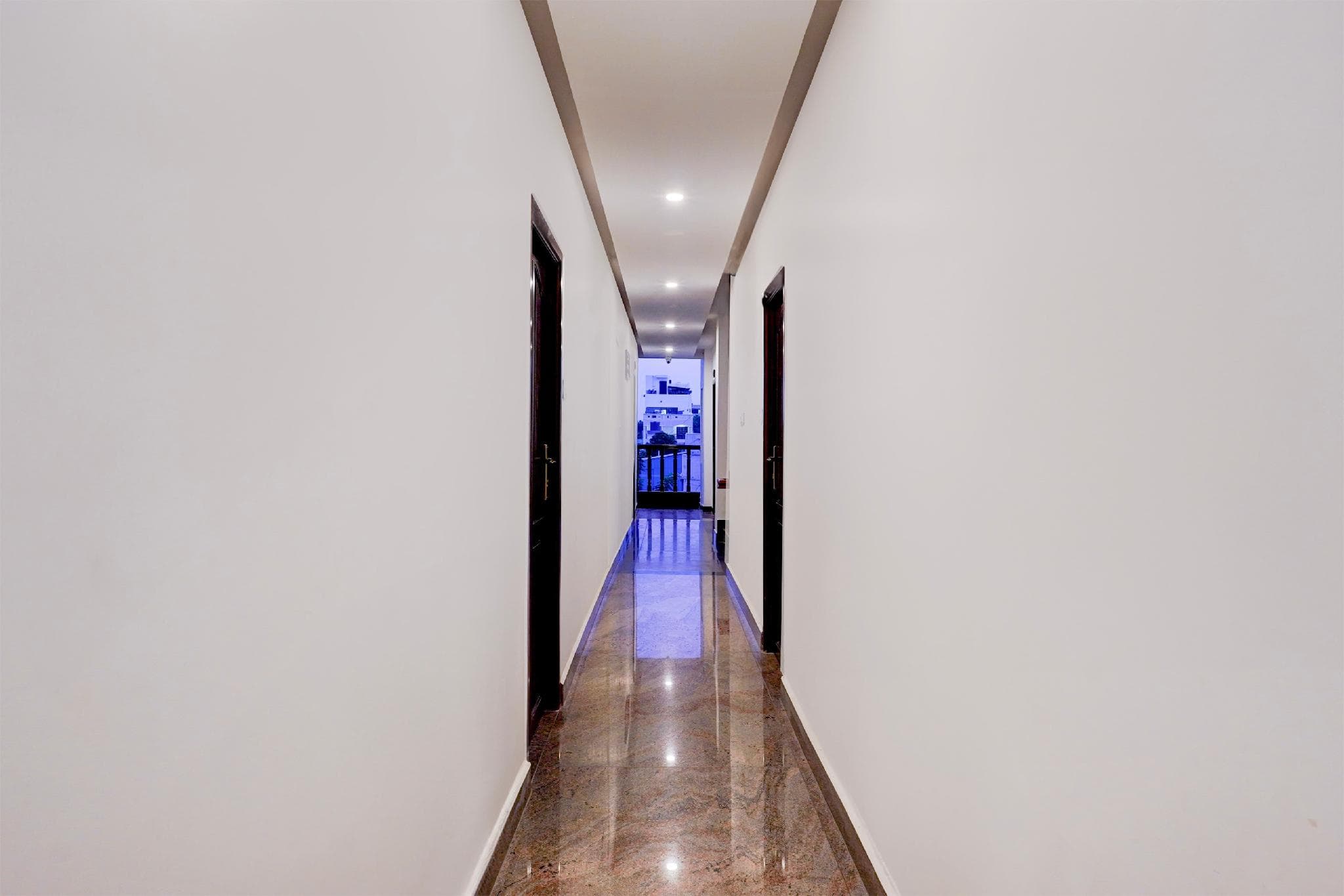 Super Townhouse White Town Rock Beach Formerly Prakasam Residency photo 3