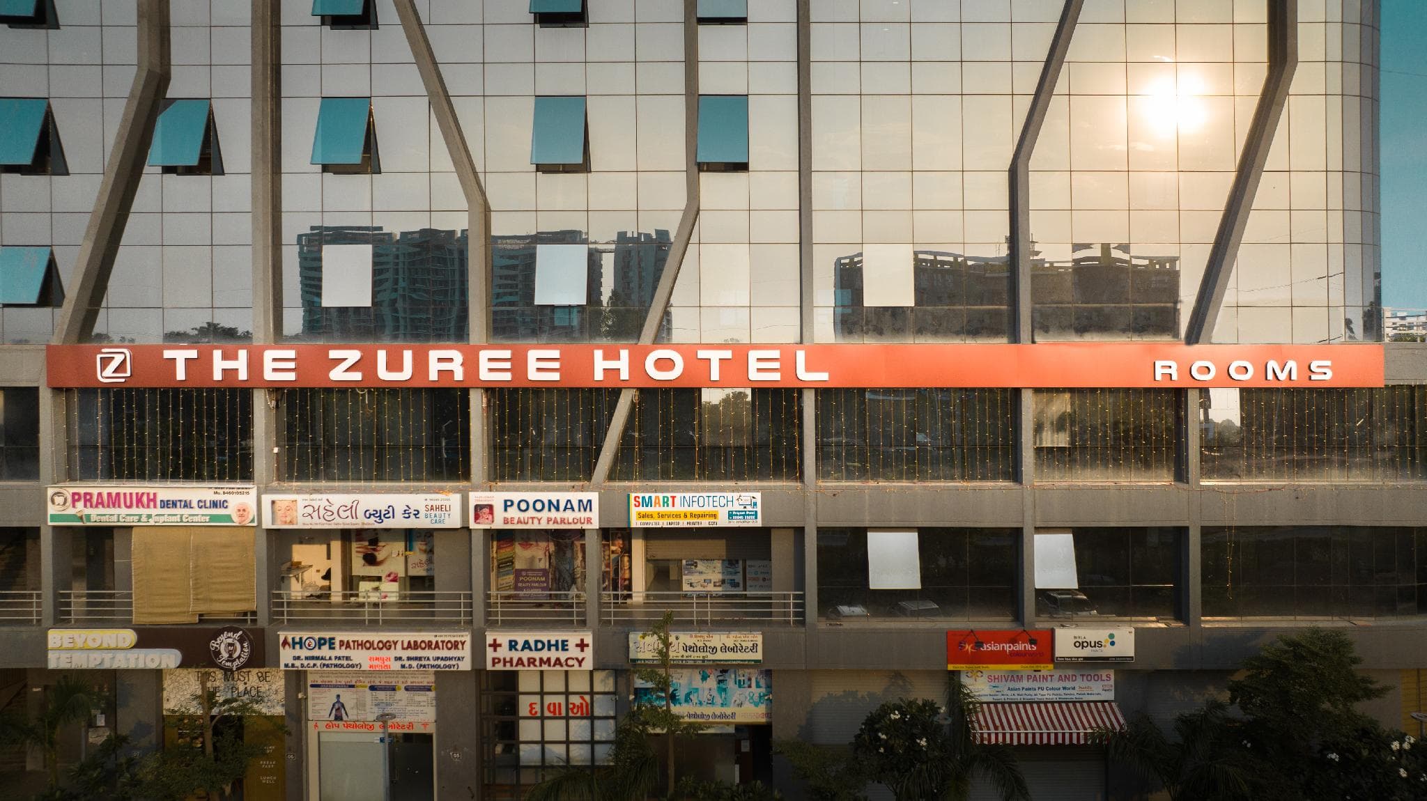 The Zuree Hotel photo 3