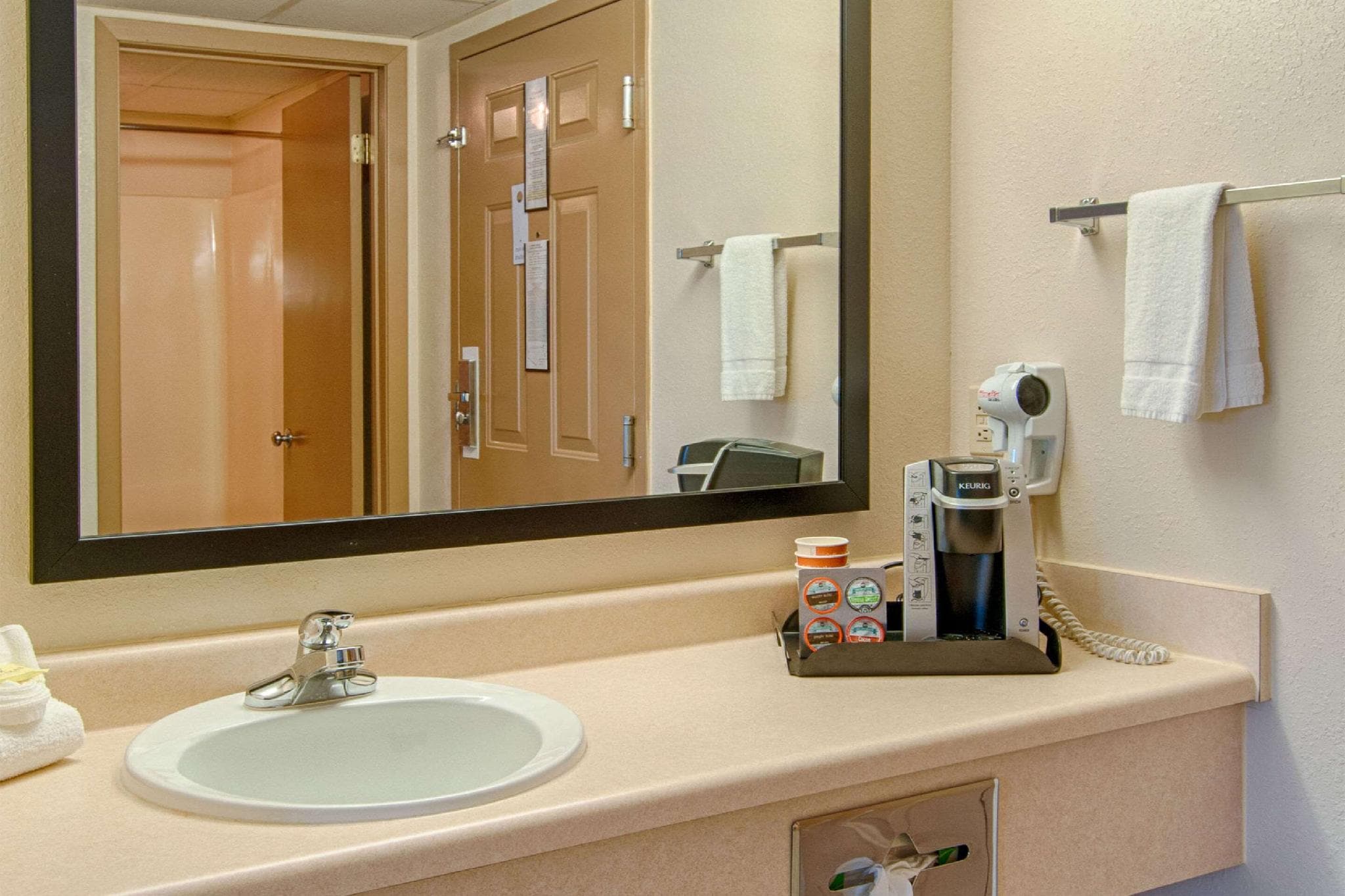 Park Tower Inn photo 2