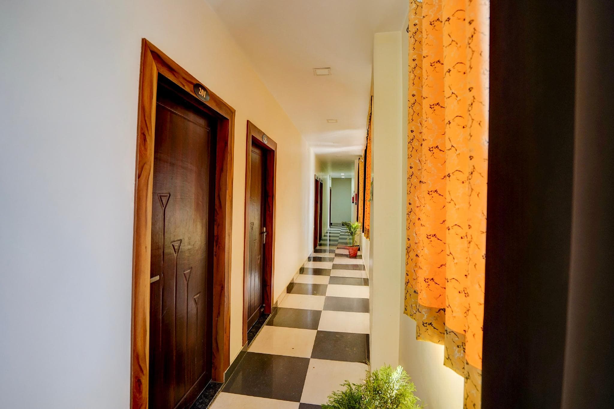 OYO Hotel O Khargapur Ring Road Formerly Shimla Grand photo 4