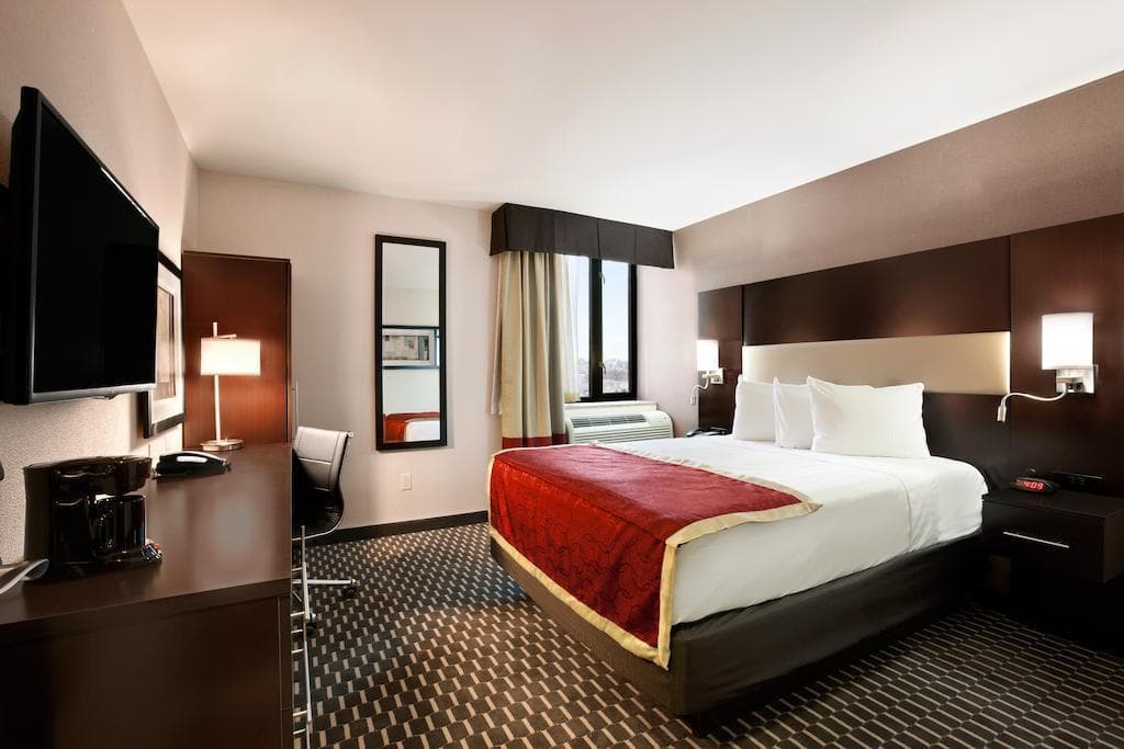 AirTrain Plaza Hotel JFK Airport photo 3