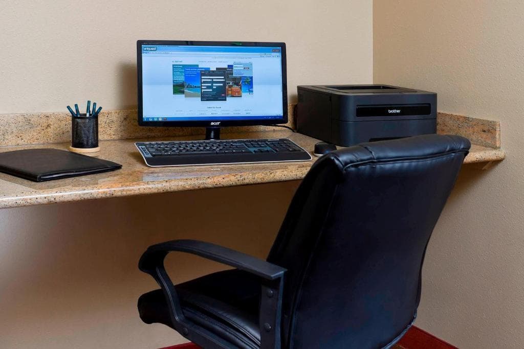Sonesta Simply Suites Houston Brookhollow photo 3