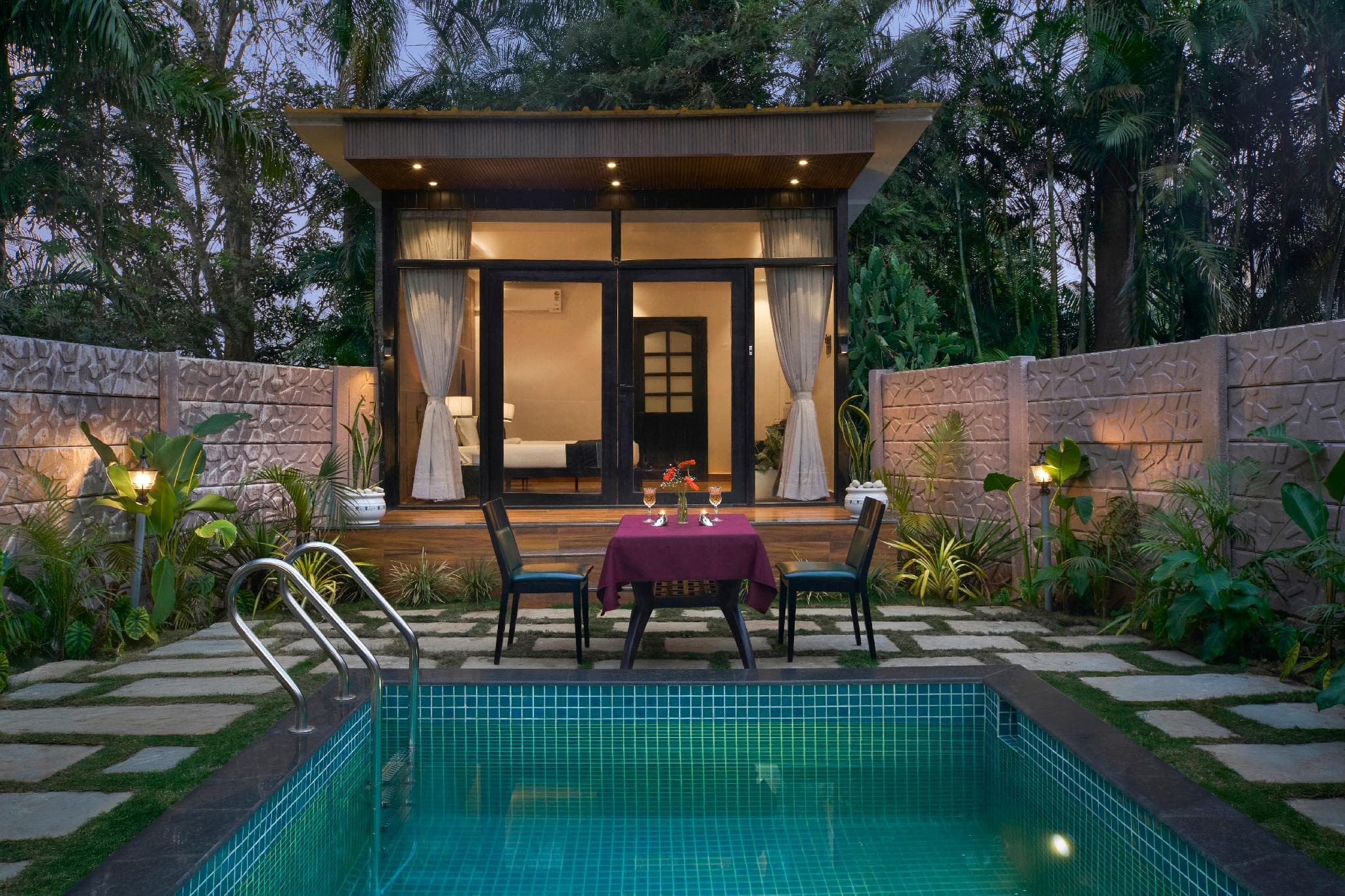 Pixotell Azzure - The Luxury Boutique Hotel