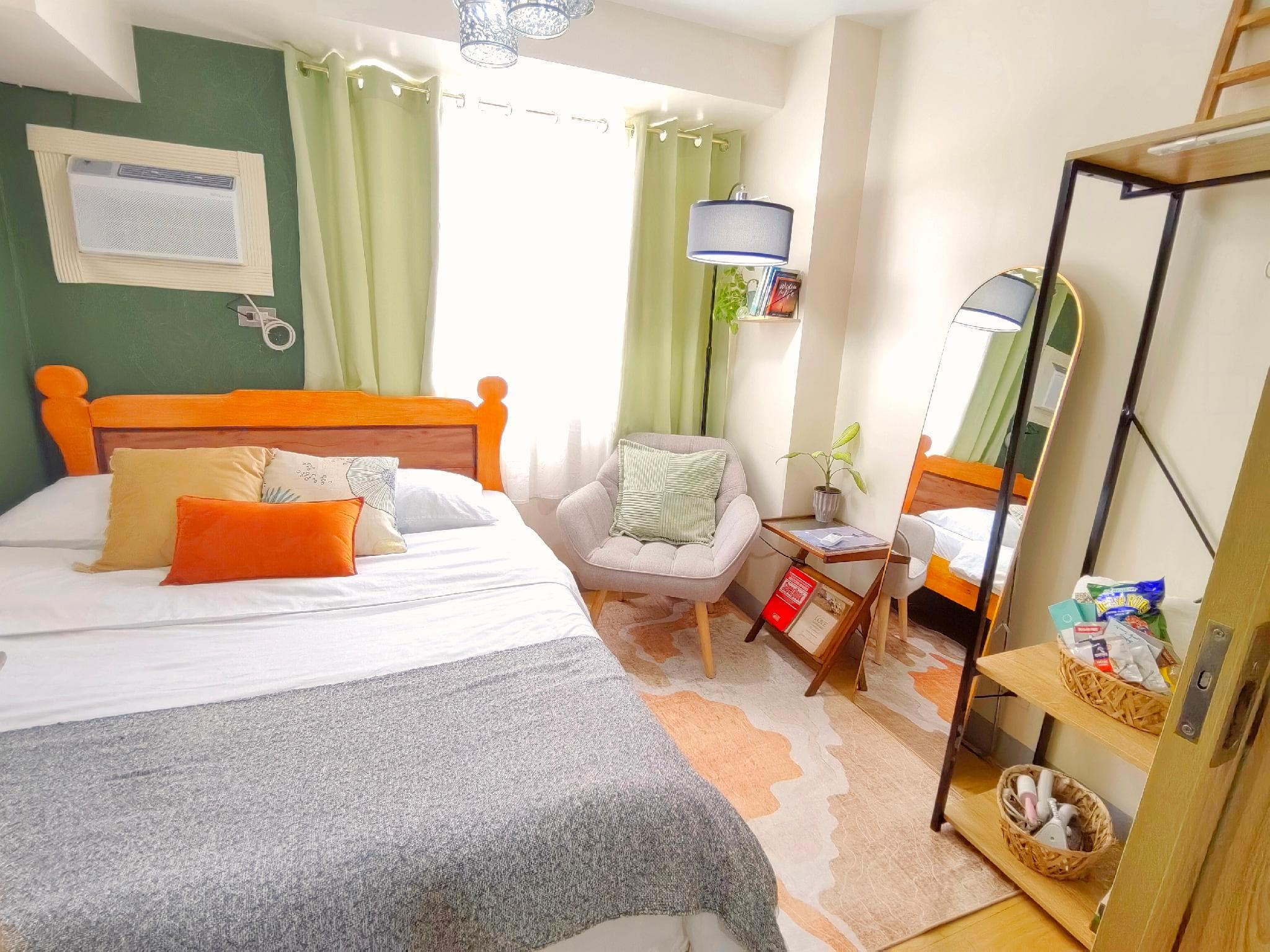 Calm and Cozy City Escape Near NAIA Terminal 3, BGC and Venice Grand Canal
