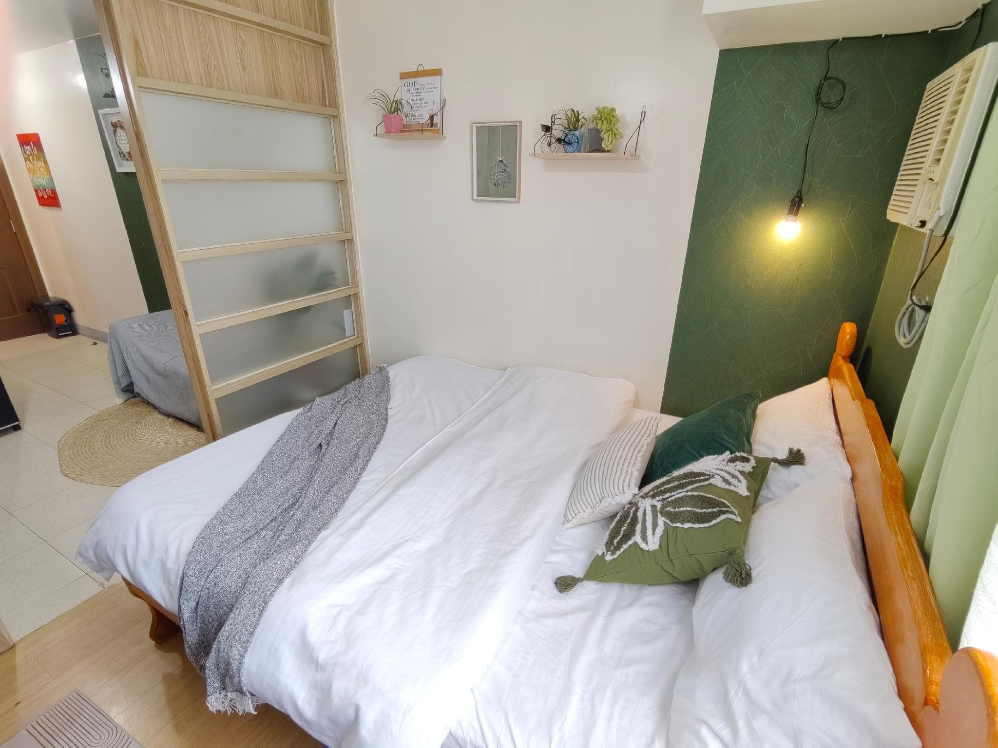 Calm and Cozy City Escape Near NAIA Terminal 3, BGC and Venice Grand Canal photo 2