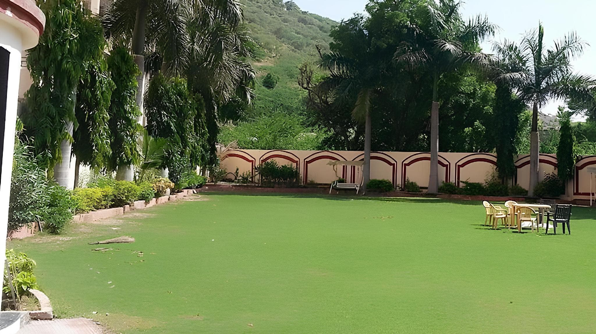 HOTEL GARDEN VIEW NATHDWARA PURE VEG