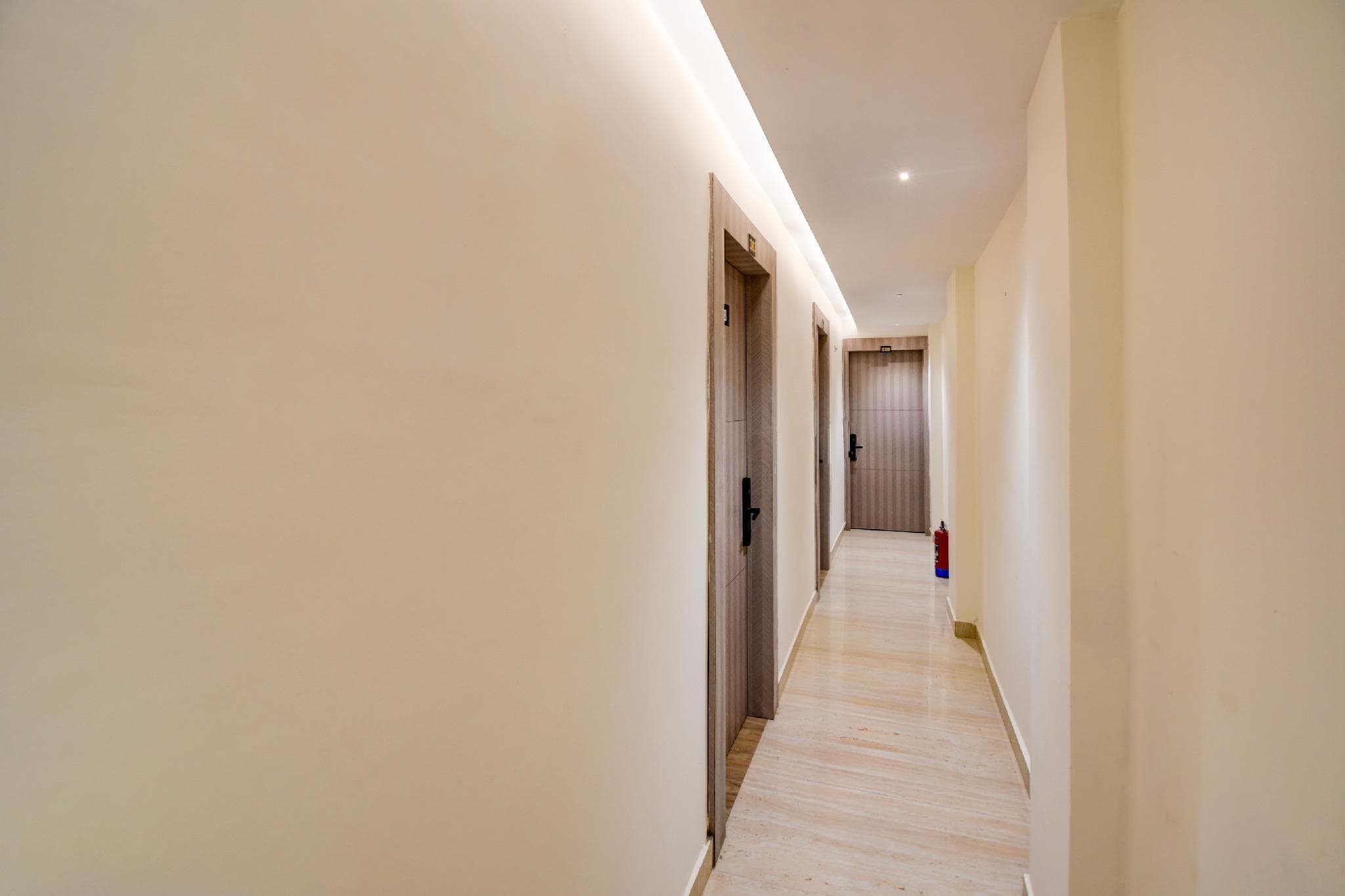 Super Townhouse Bairhana Road Prayagraj photo 3