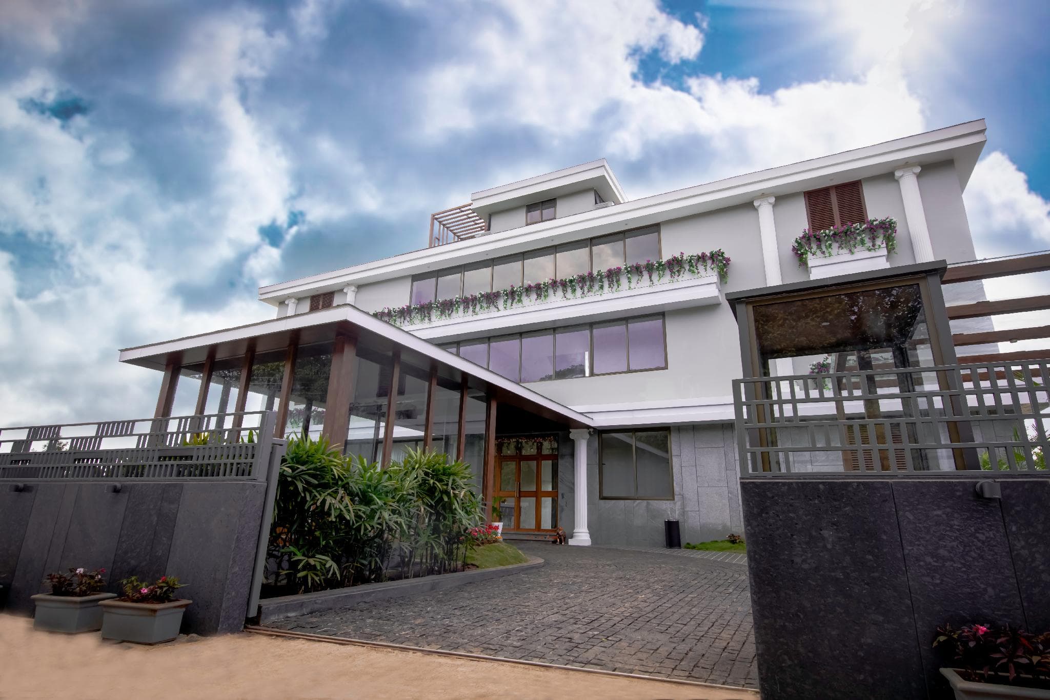 Valentia The Exotic Boutique Hotel - Pure Veg