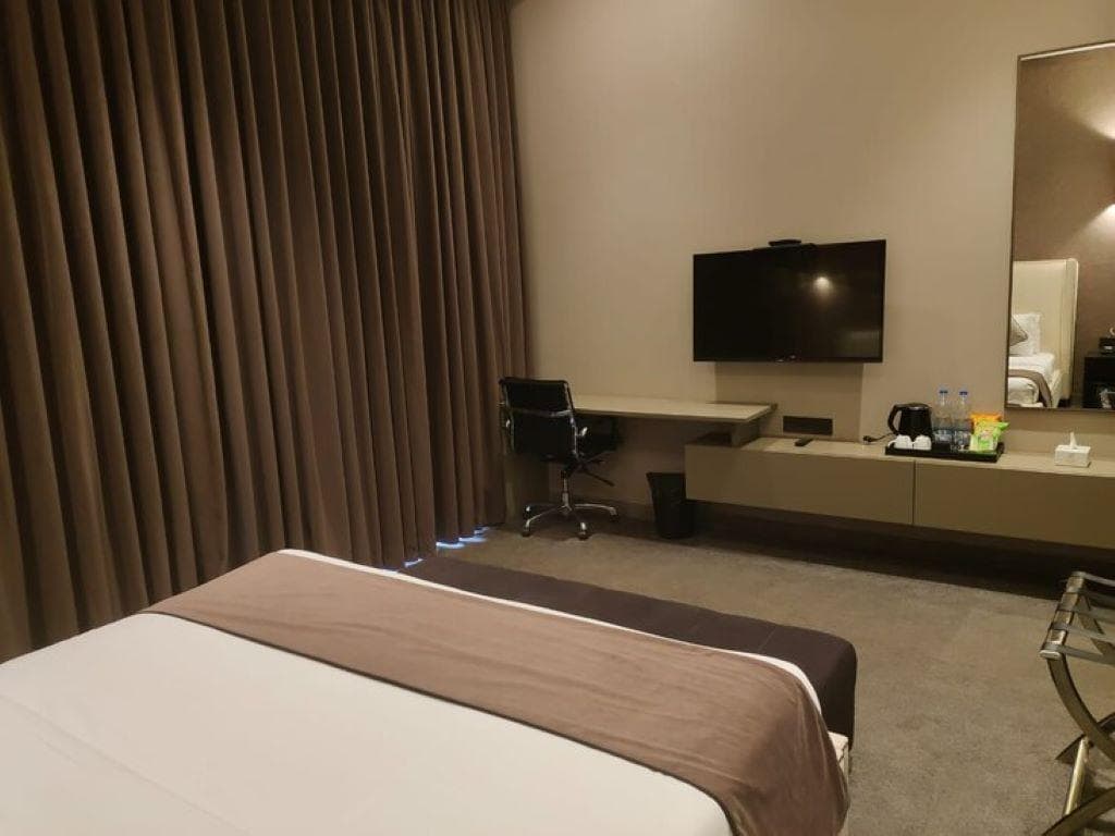 Valentia The Exotic Boutique Hotel - Pure Veg photo 2