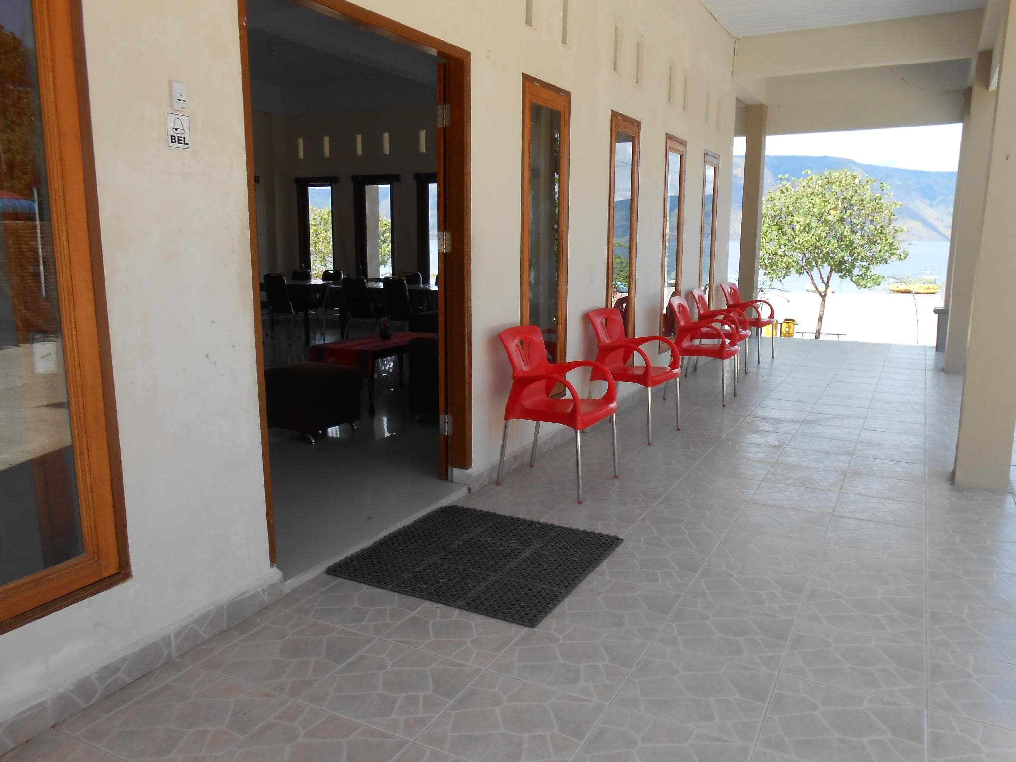 Raja Hotel Samosir photo 3