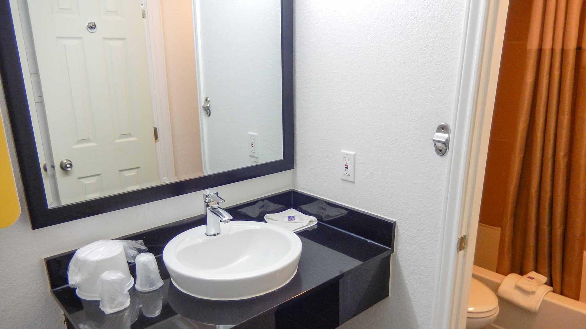 Motel 6 Portland, TX photo 2