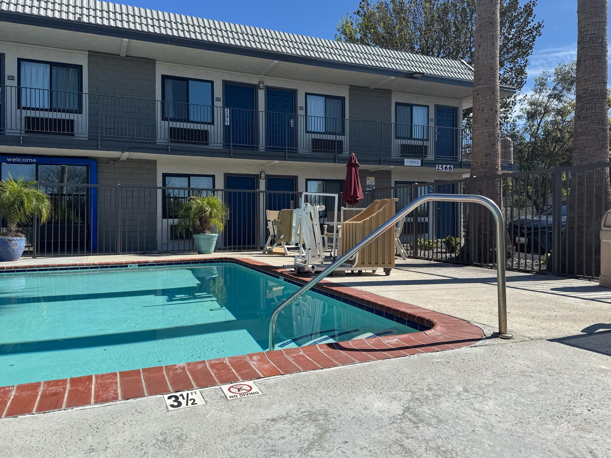 Motel 6 Simi Valley, CA