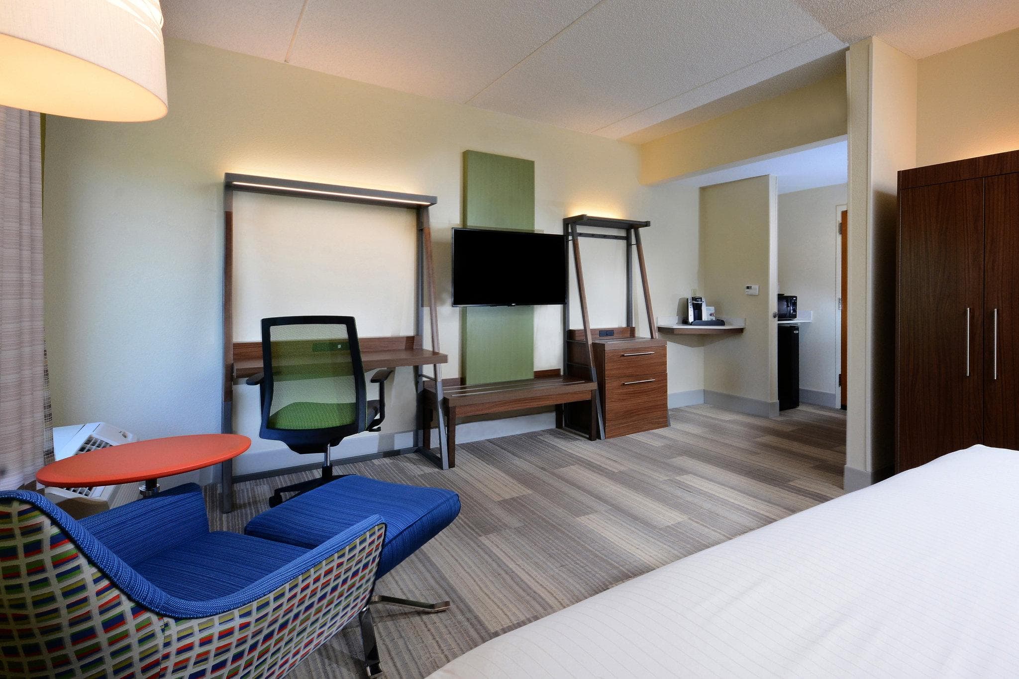 Holiday Inn Express Hotel & Suites Research Triangle Park By IHG photo 2