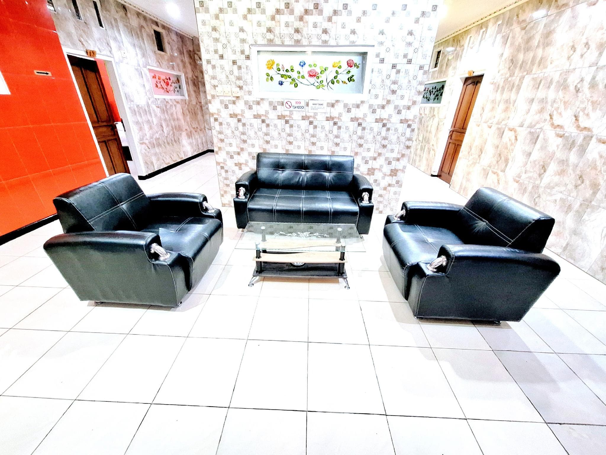 Urbanview Hotel Mawar Sharon near Alun Alun Batu photo 4