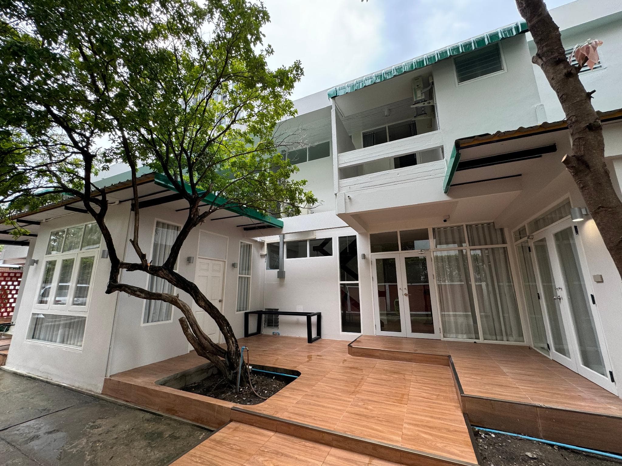 EM HOME Sukhumvit Bangkok near Train and Shopping