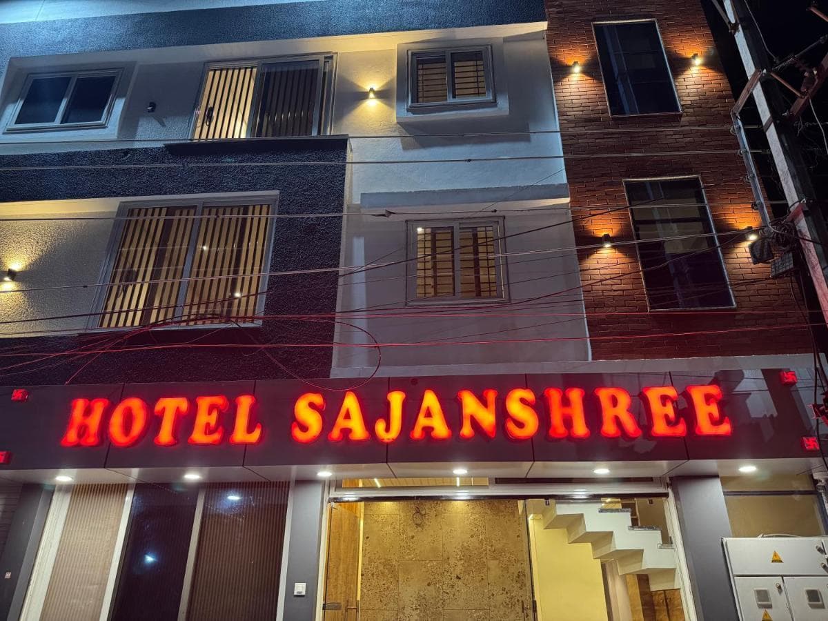 Hotel Sajanshree photo 2