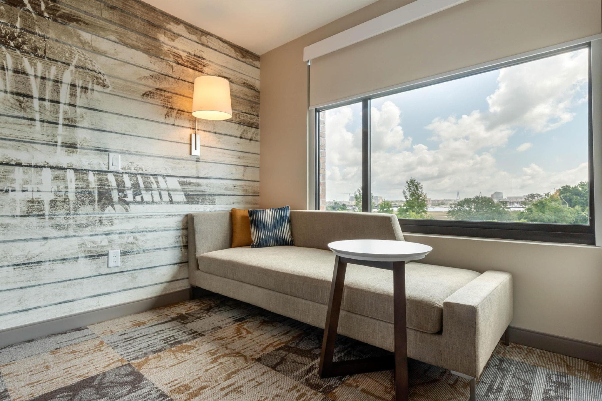 DoubleTree by Hilton Charleston Riverview photo 4