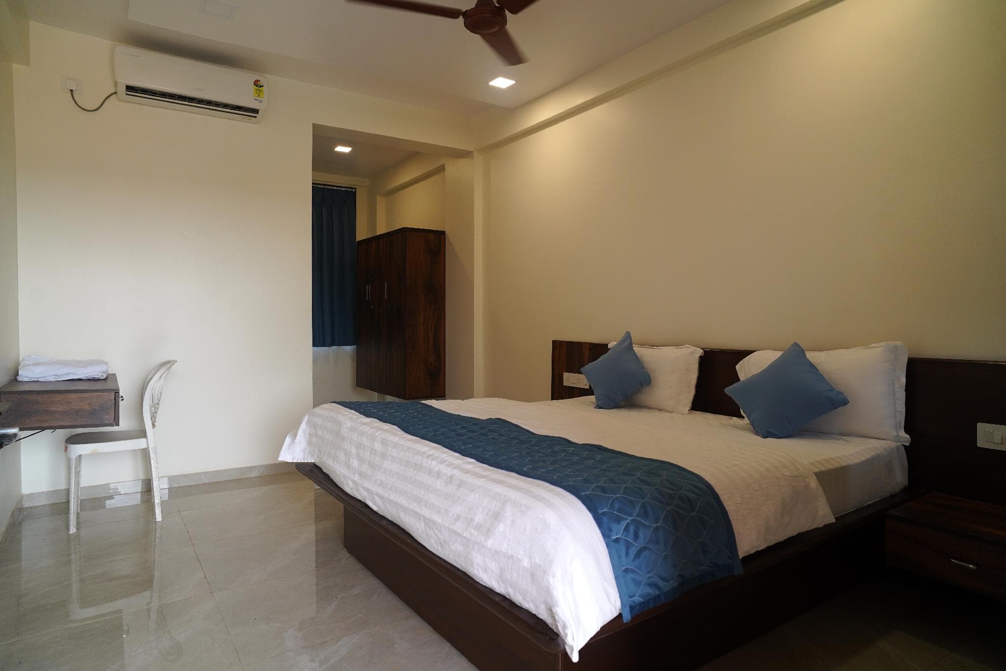 Blue Waves Resort