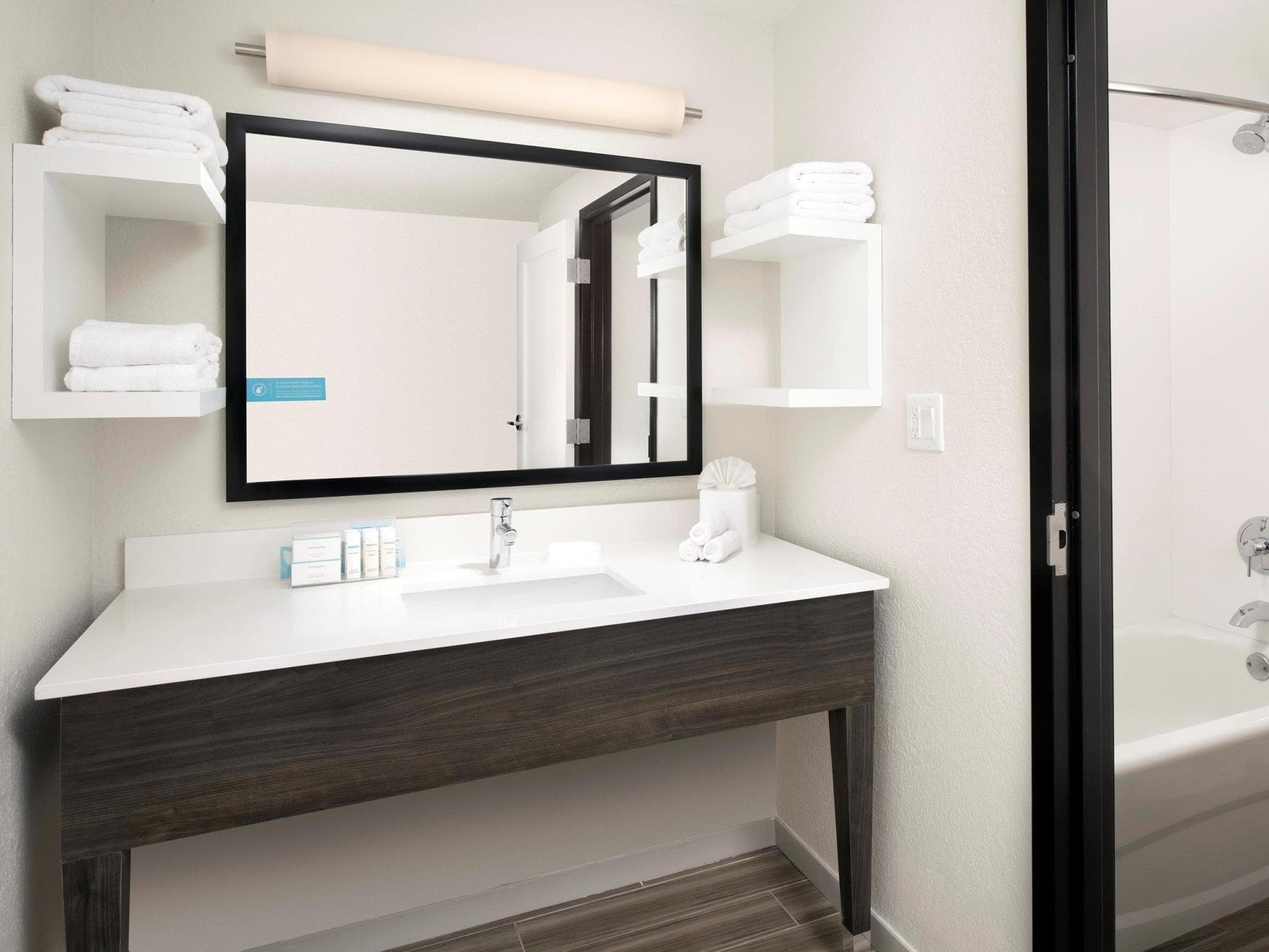 Hampton Inn & Suites Anaheim Garden Grove photo 4
