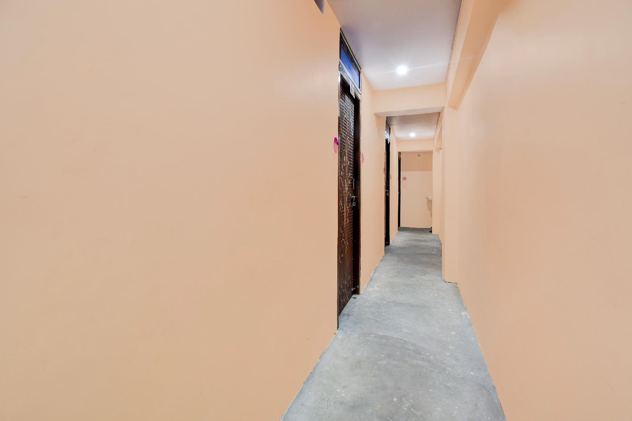 Super OYO Townhouse Civil Lines Prayagraj Formerly Raj Mahal Palace photo 4
