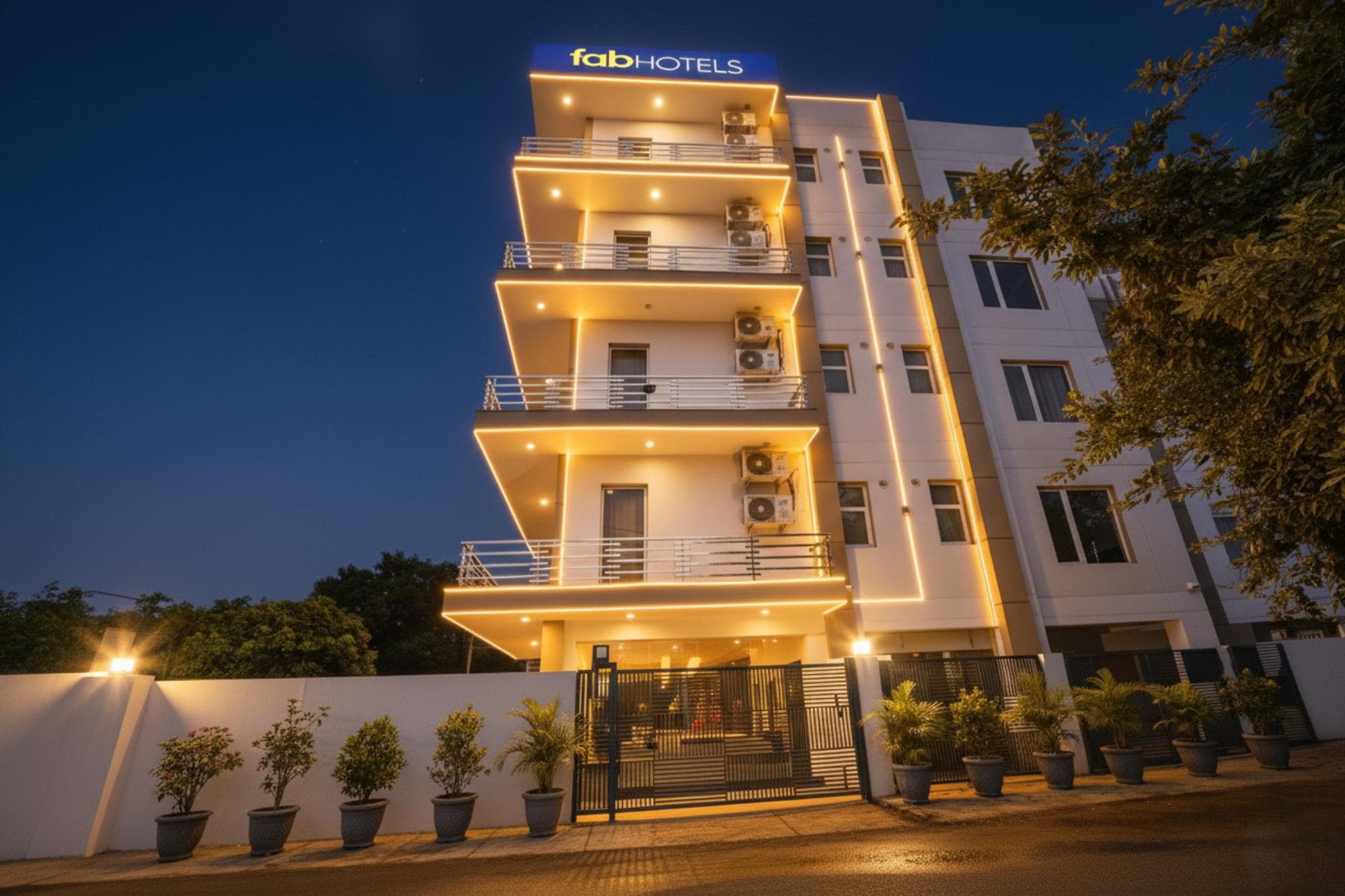 FabHotel Black Pepper - Near Batra Heart & Multispecialty Hospital