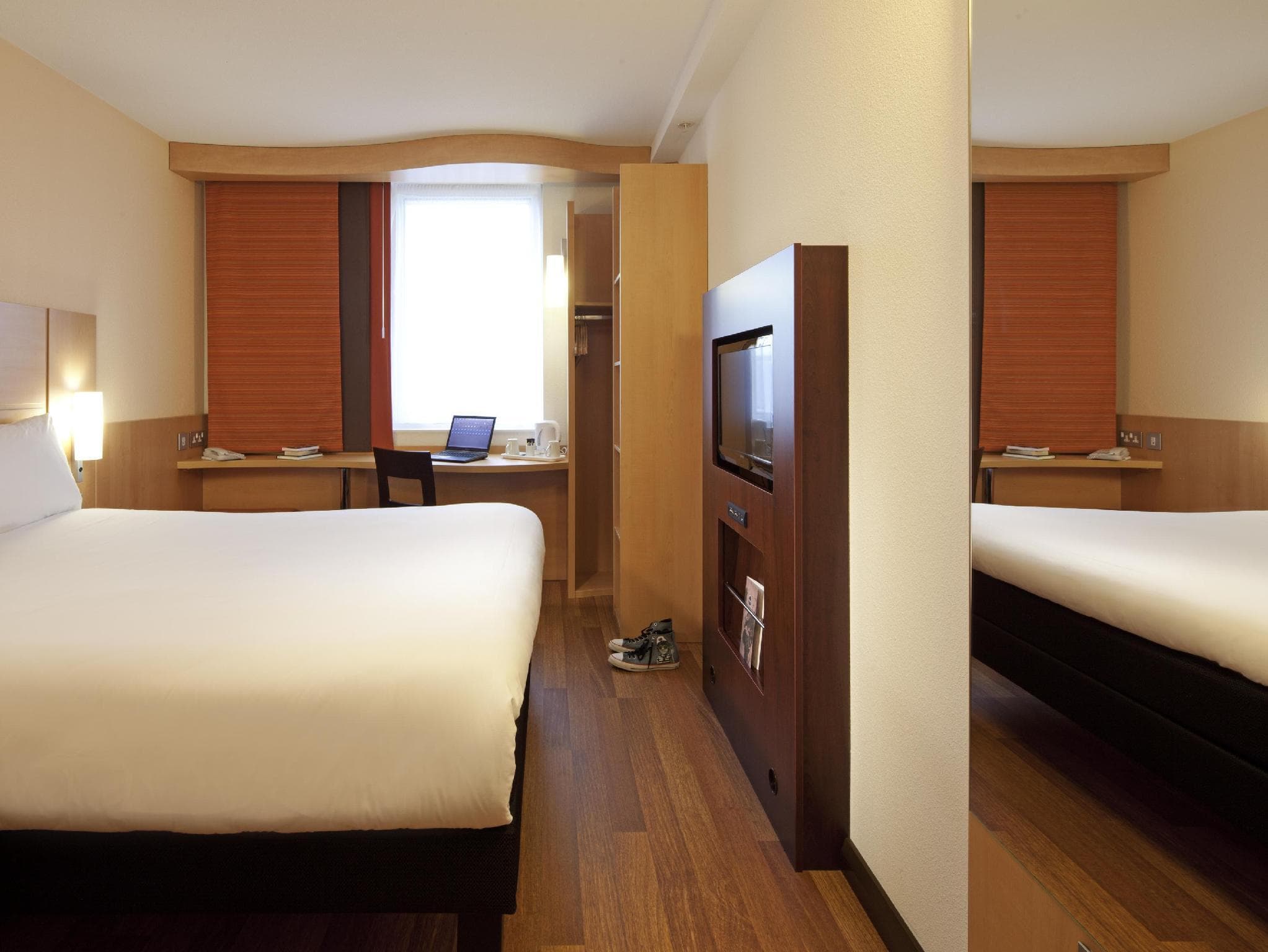 ibis London Luton Airport photo 2