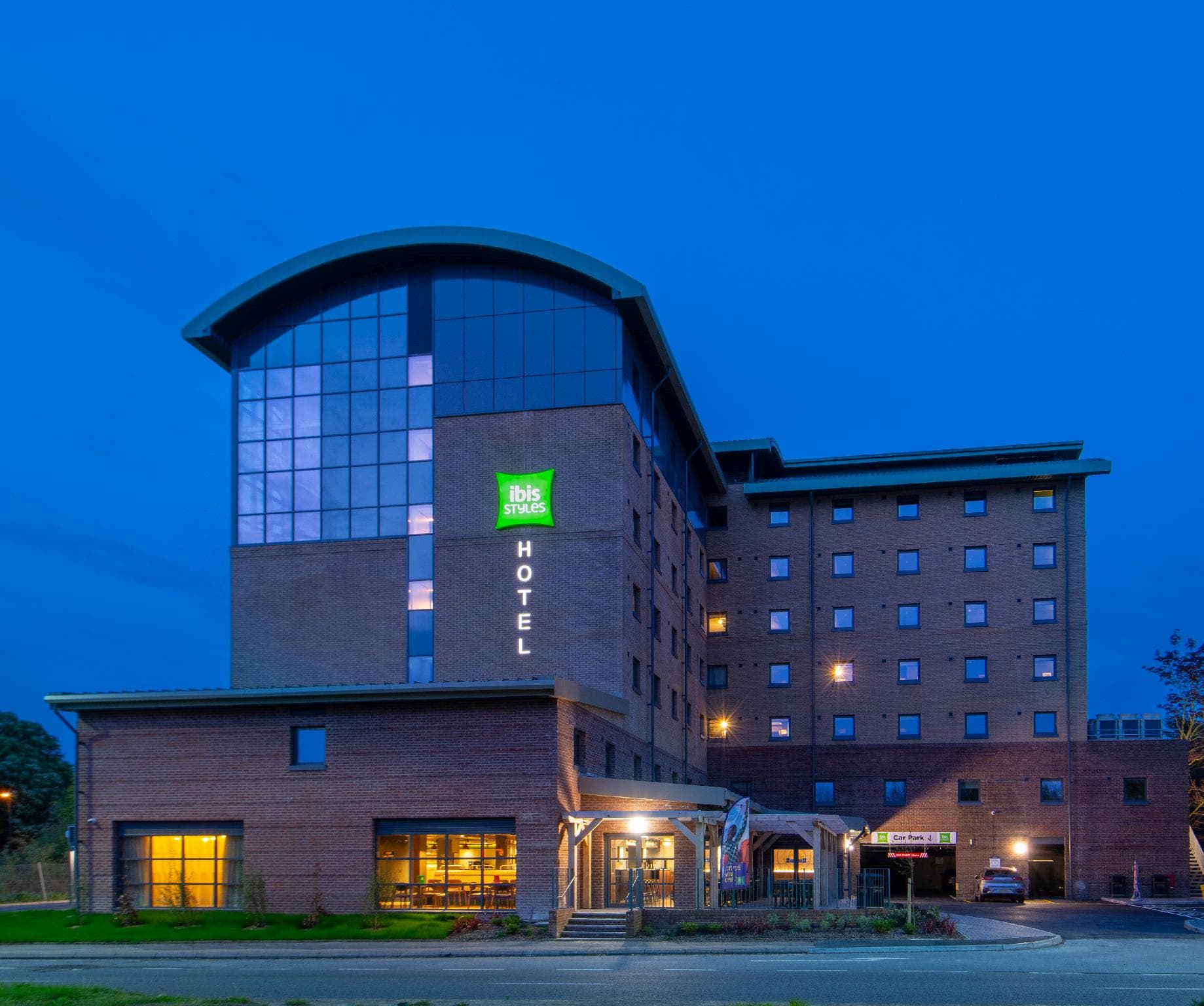 ibis Styles London Gatwick Airport photo 4