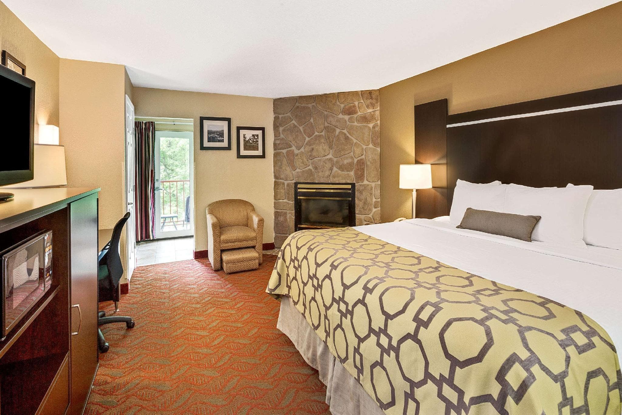 Baymont by Wyndham Gatlinburg On The River photo 2
