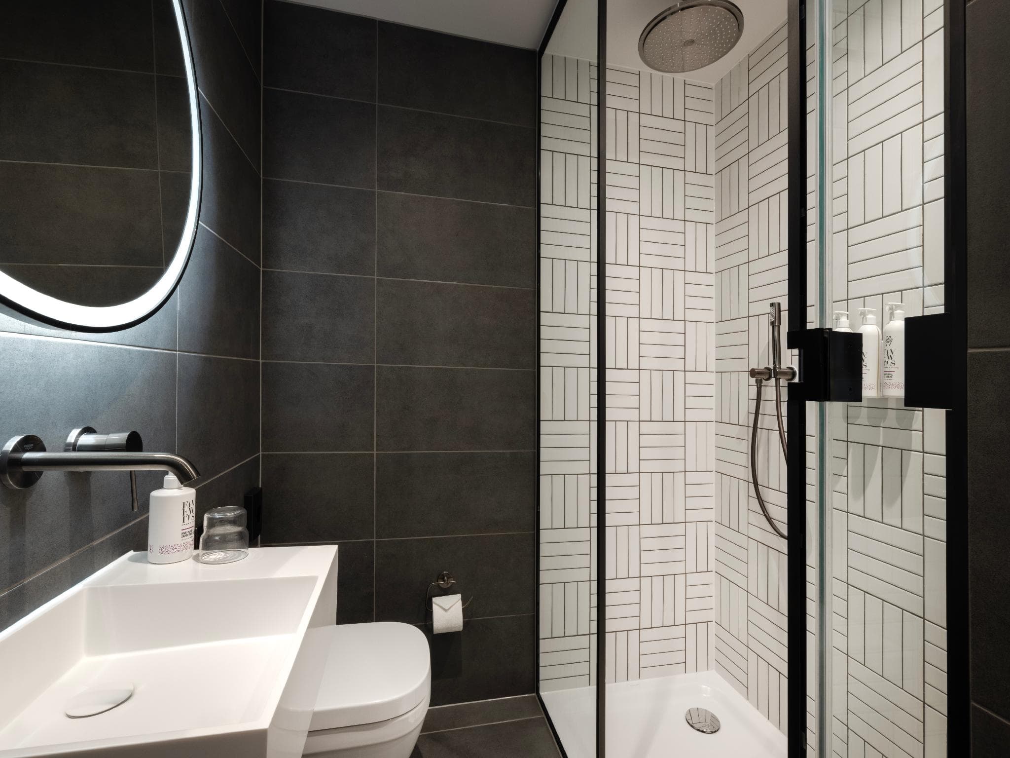 Moxy London Piccadilly Circus photo 2
