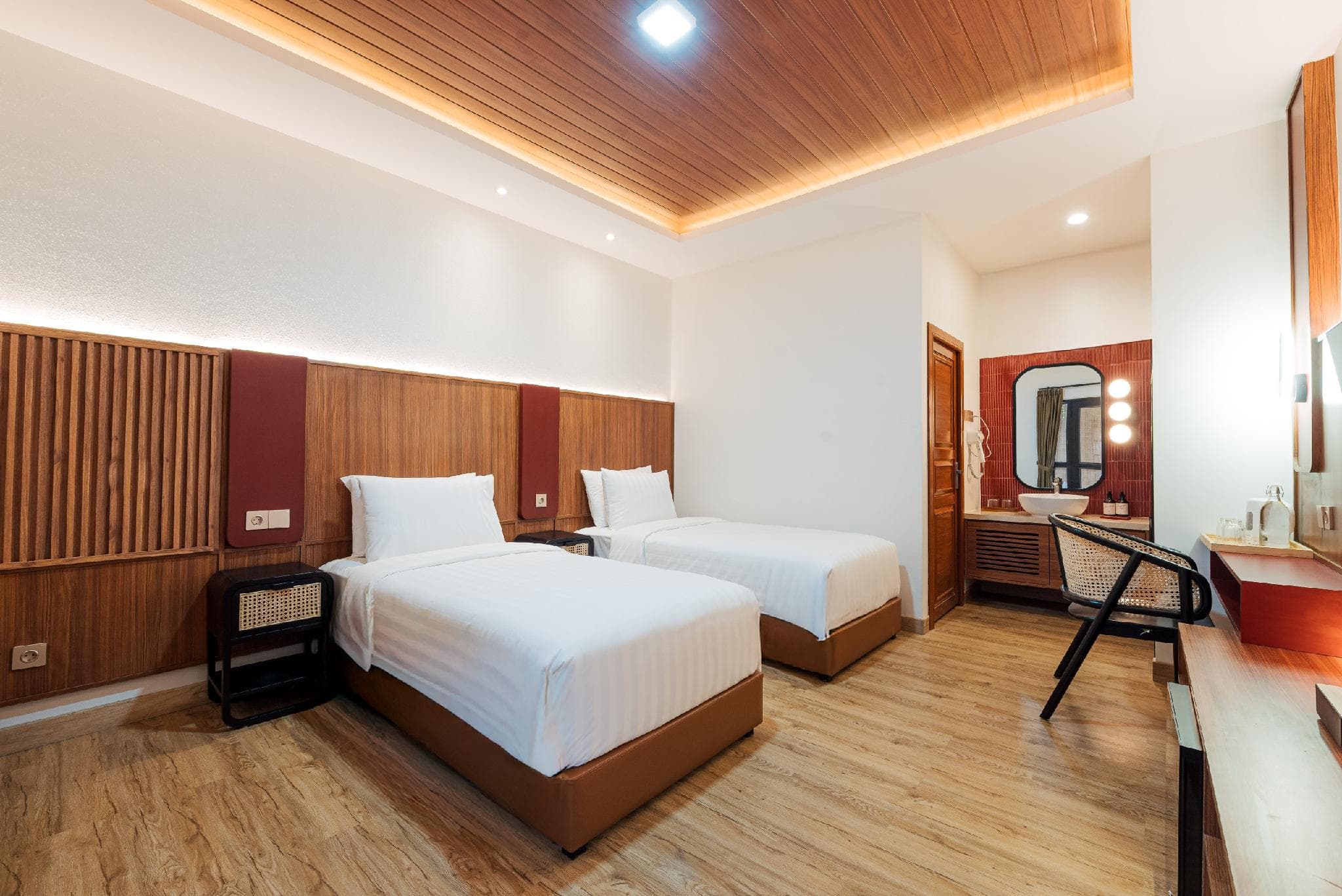 ALUR HOTEL photo 2