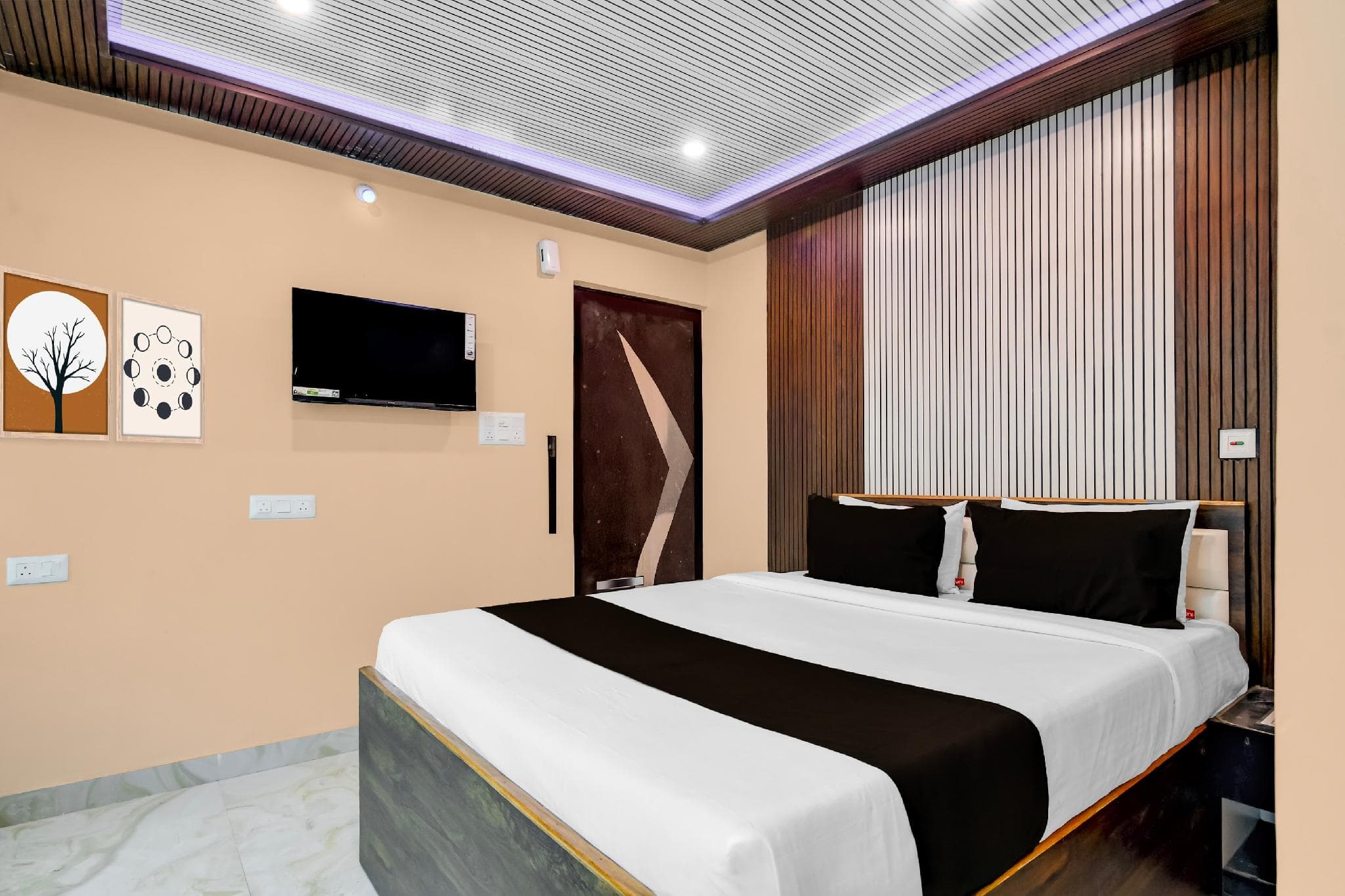 Super Townhouse Madhyamgram Chowmatha Bus Terminal Kolkata Formerly Star Guest House photo 5