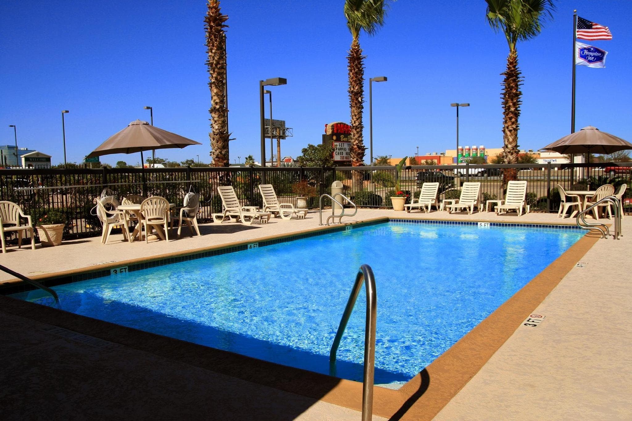 Hampton Inn Houston-Brookhollow photo 4