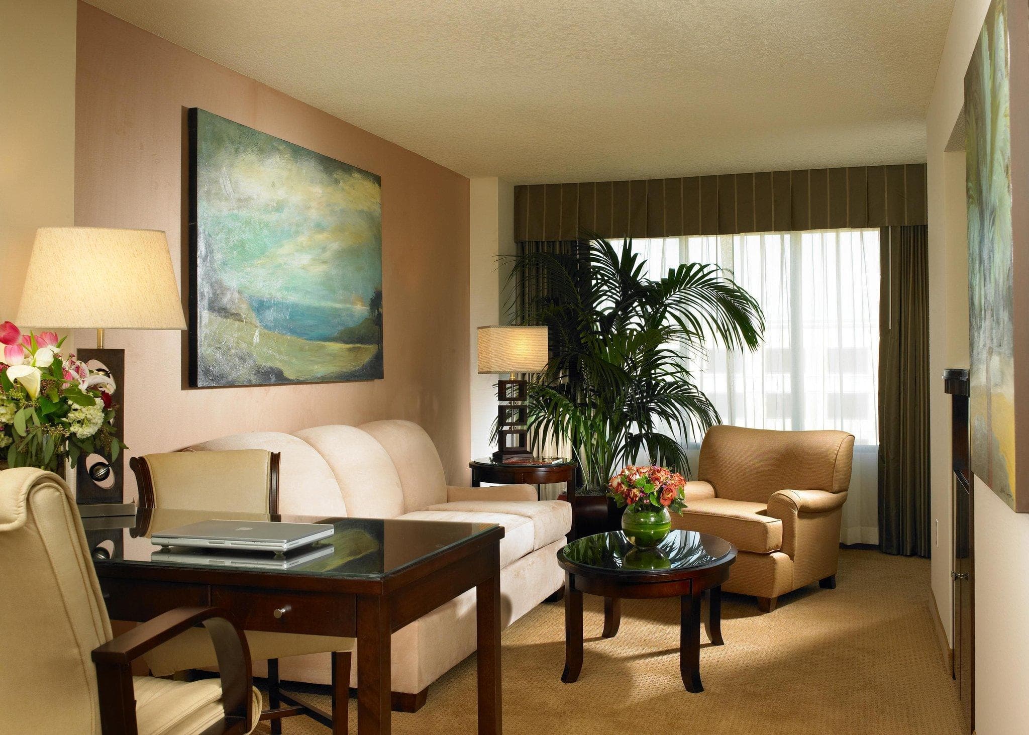 DoubleTree Suites by Hilton Hotel Anaheim Resort - Convention Center photo 3