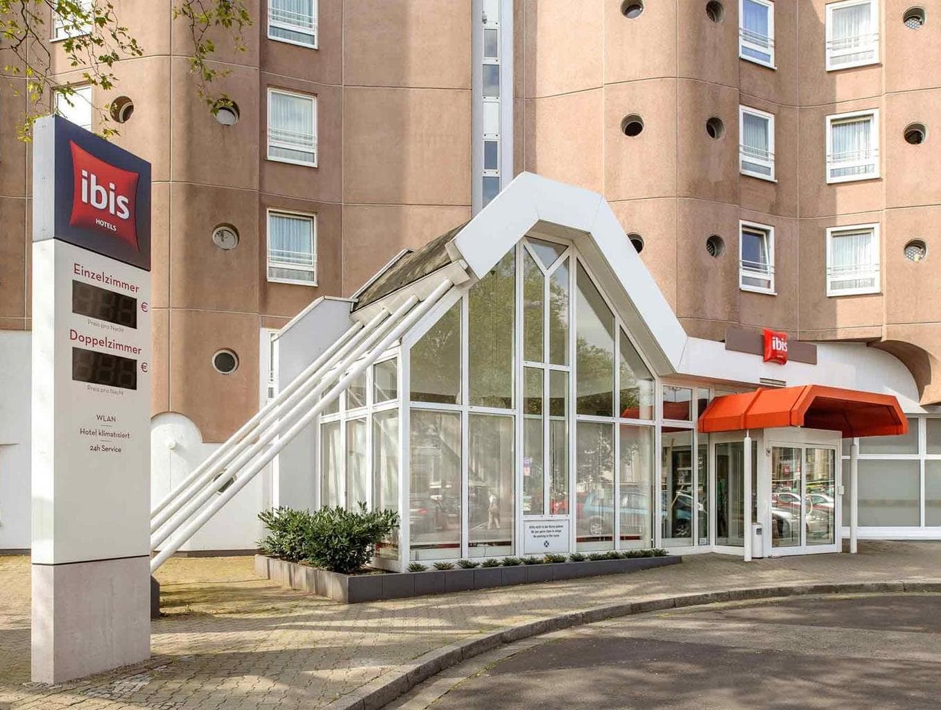 Ibis Heidelberg Hauptbahnhof photo 3