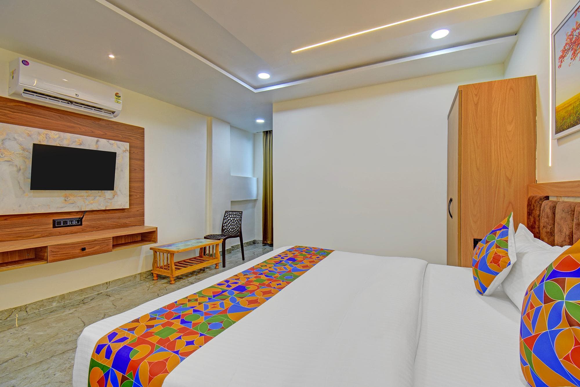 FabHotel Relax Inn photo 5