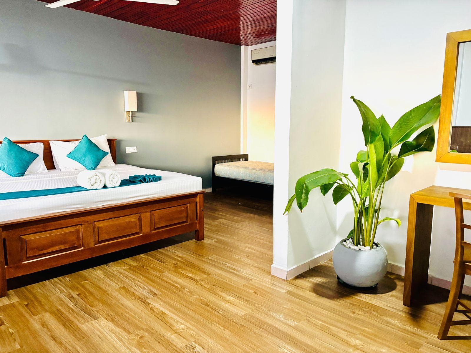 The Blue Crab Beach Hotel photo 2