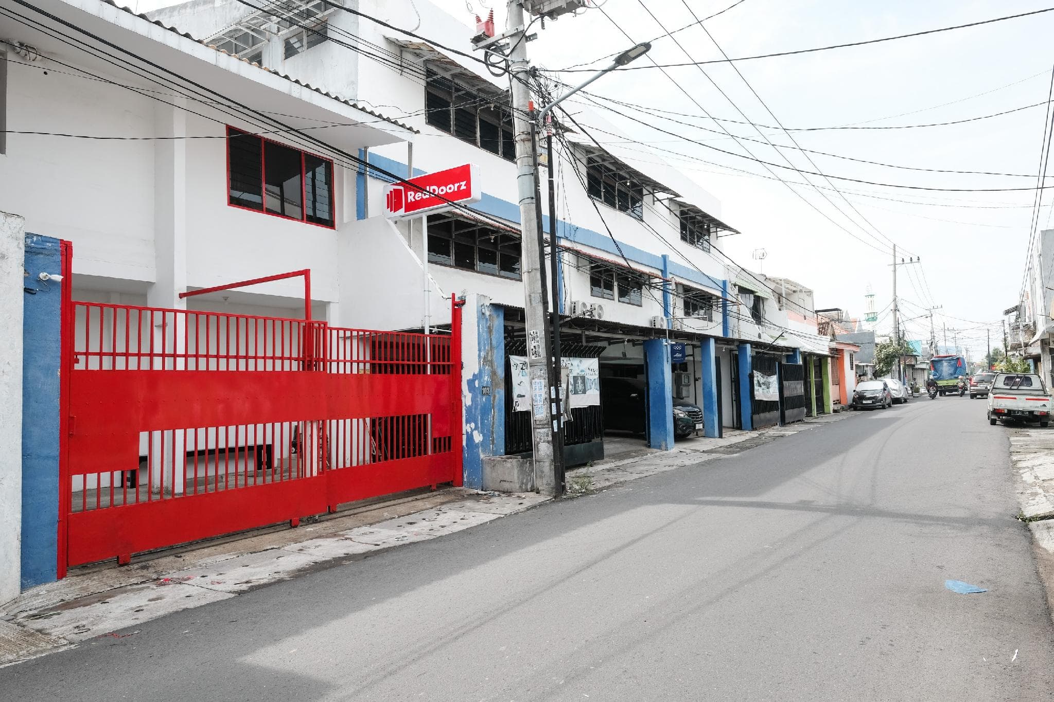 RedDoorz near RSUD dr. Soewandhie 2 photo 5
