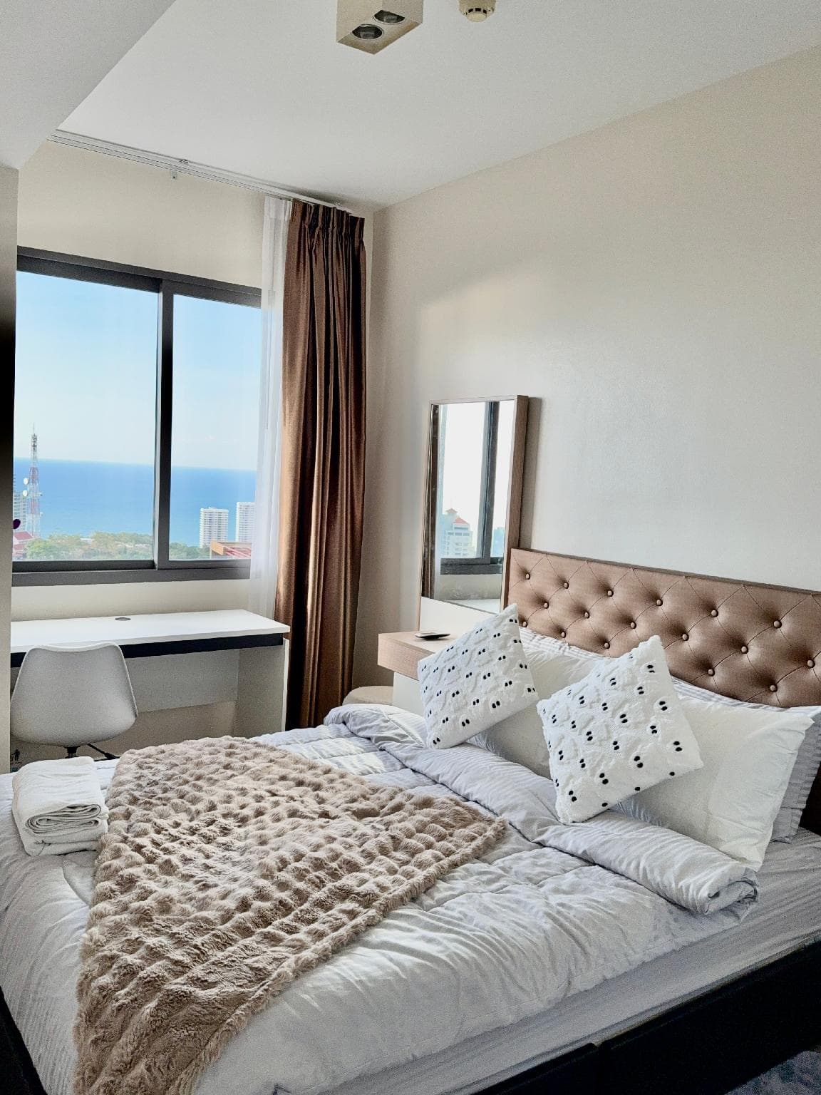 Pattaya Sea View Room on the 45th photo 2