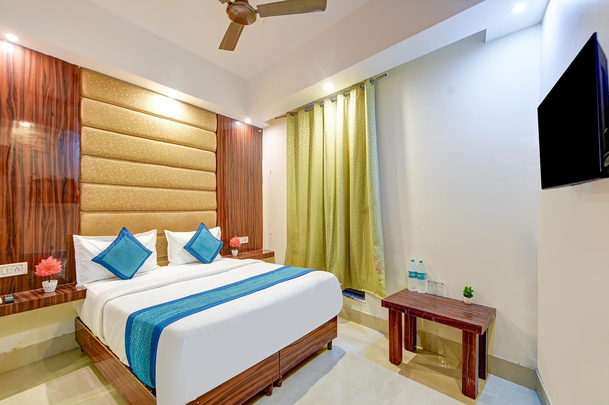 FabHotel Golden Key Residency photo 2