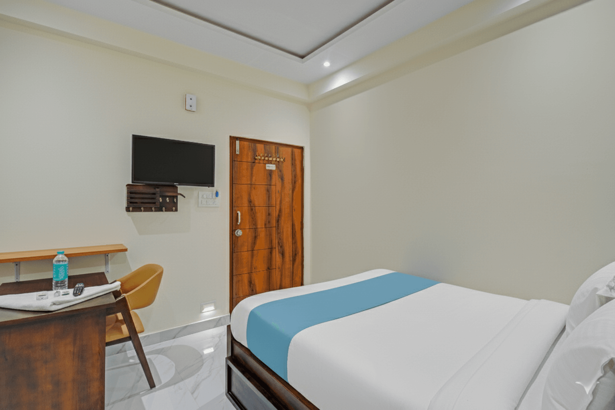 Hotel Broholi Inn Near Hafeezpet Railway Station photo 4