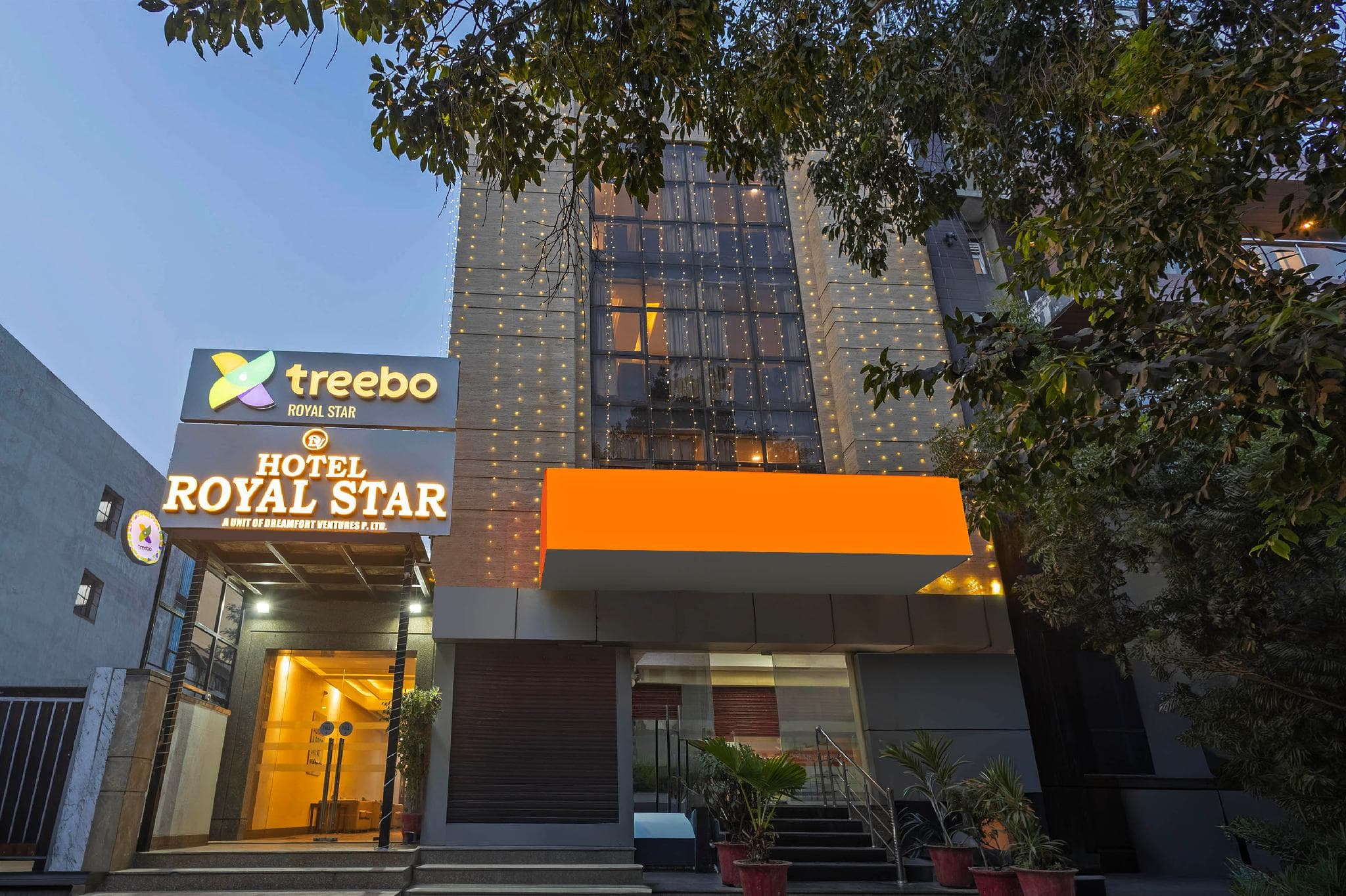 Treebo Royal Star photo 5