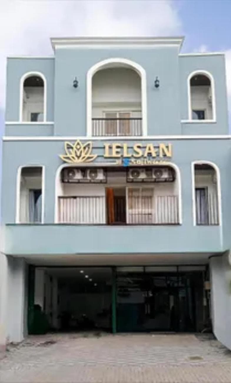 Ielsan Hotel by Sajiwa photo 4